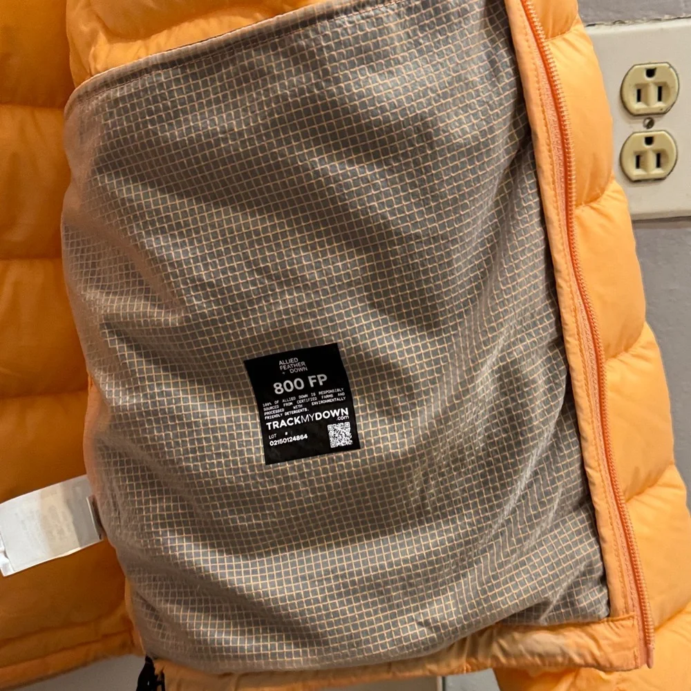 Backcountry Women’s XL Orange Down Puffer Jacket - Picture 5 of 7